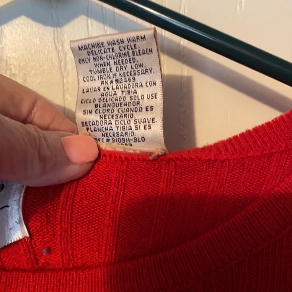 Red sweater - Picture 4 of 6